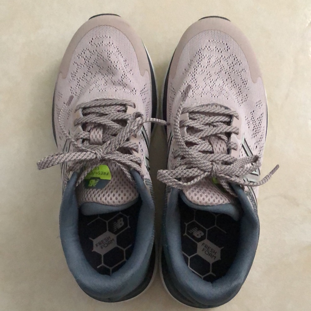 💜 Like New! New Balance 680 v7 Running Shoe - barely worn